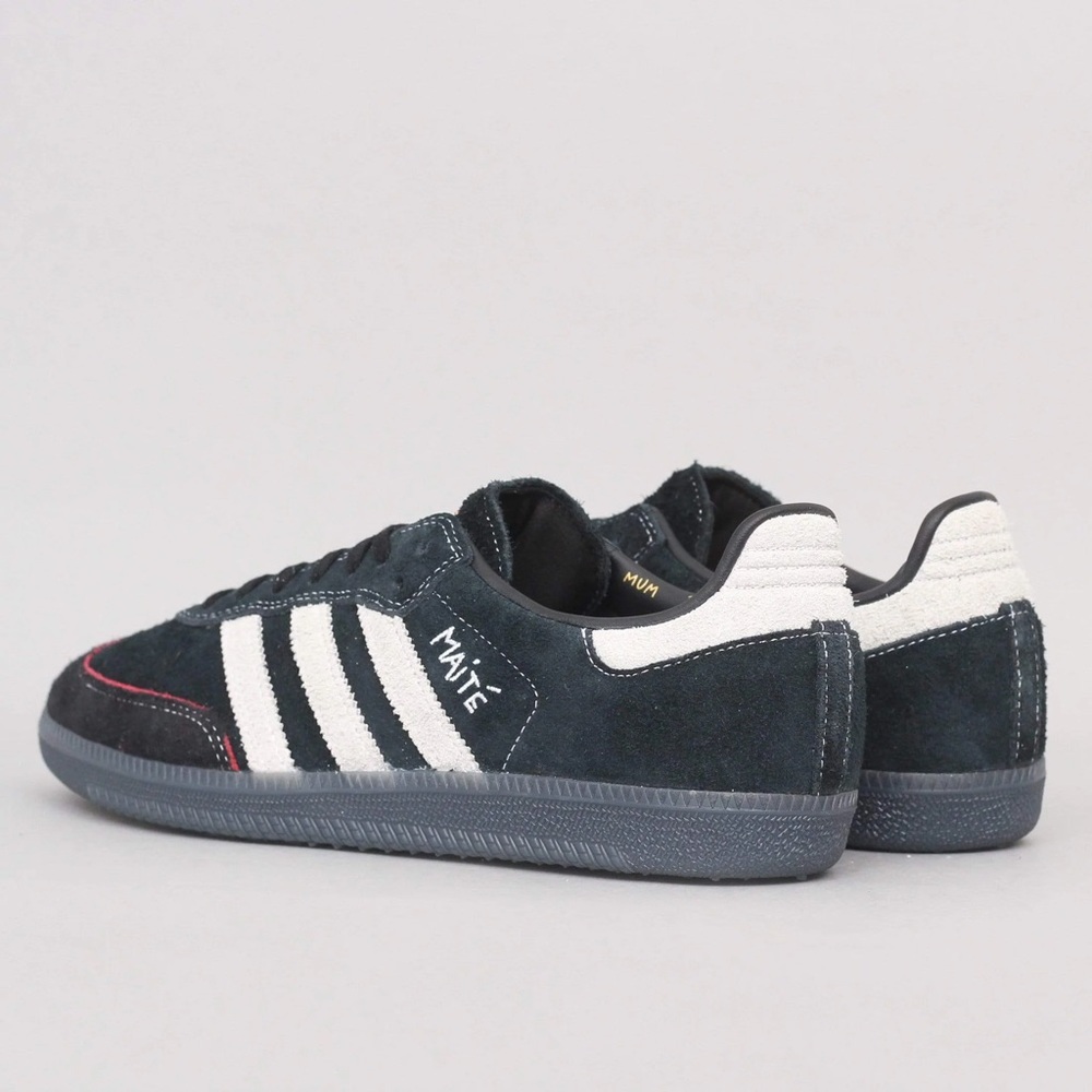 Maite Suede Sambas
